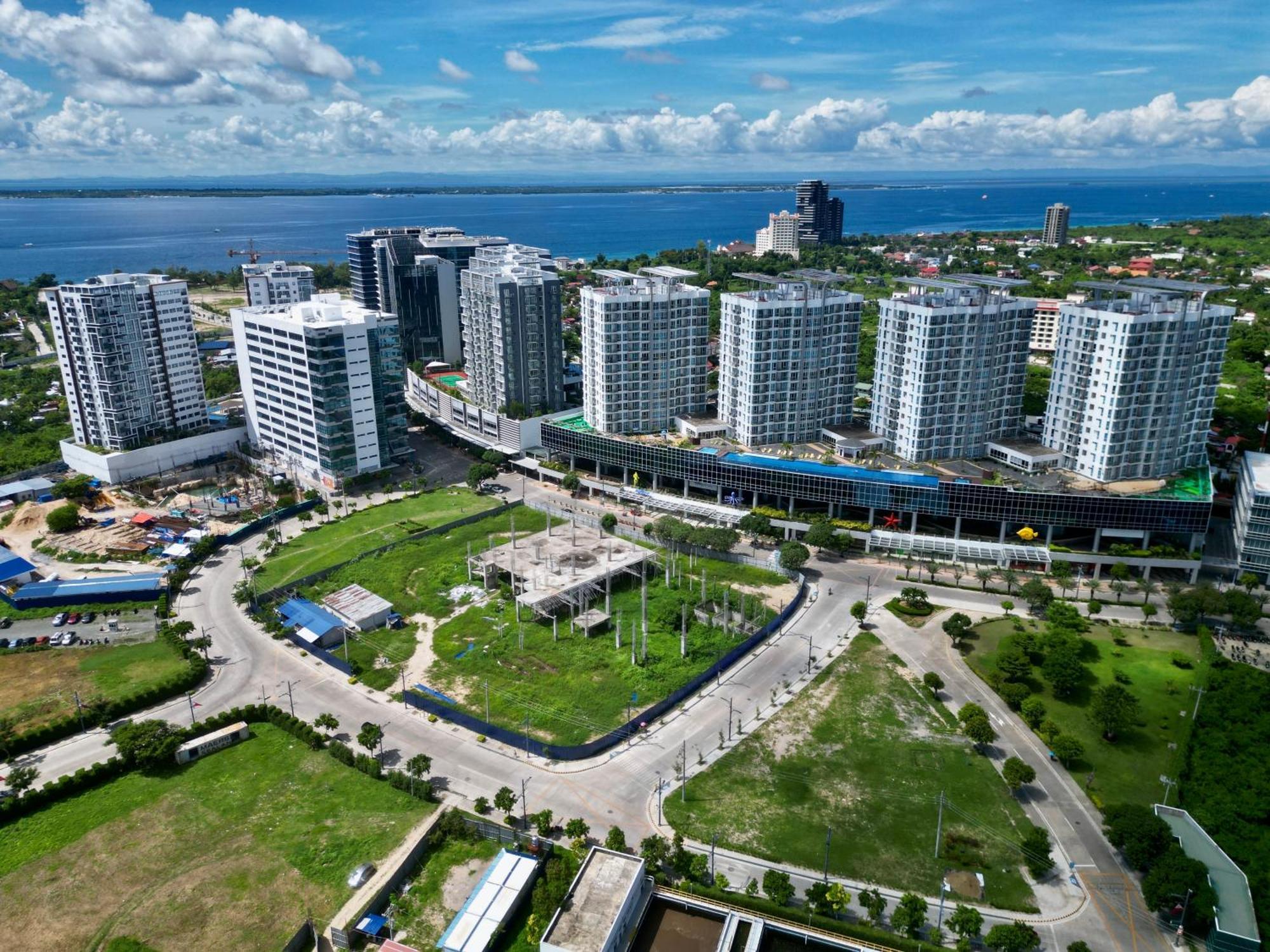 1Br Mactan New Town Apartments Ocean View, Free Pool, Free Beach, Near Airport Punta Engano  ภายนอก รูปภาพ